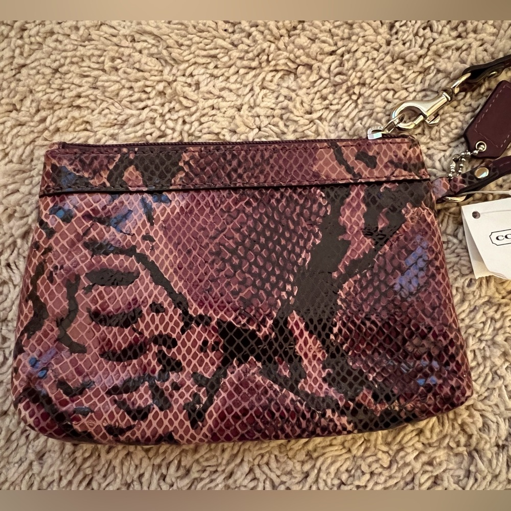 Coach leather patton purple/black snakeskin print wristlet - Picture 2 of 8